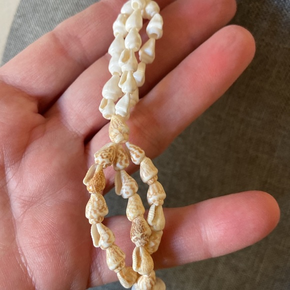 Vintage Long Mini Conch Seashells Necklace 32” inches - Picture 3 of 4